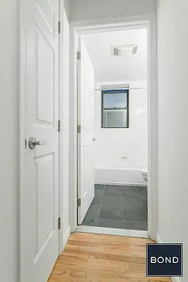 Rented by Bond New York | media 7
