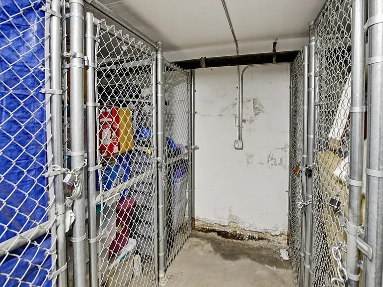 3950 Cleveland Ave #211 — Photo 34