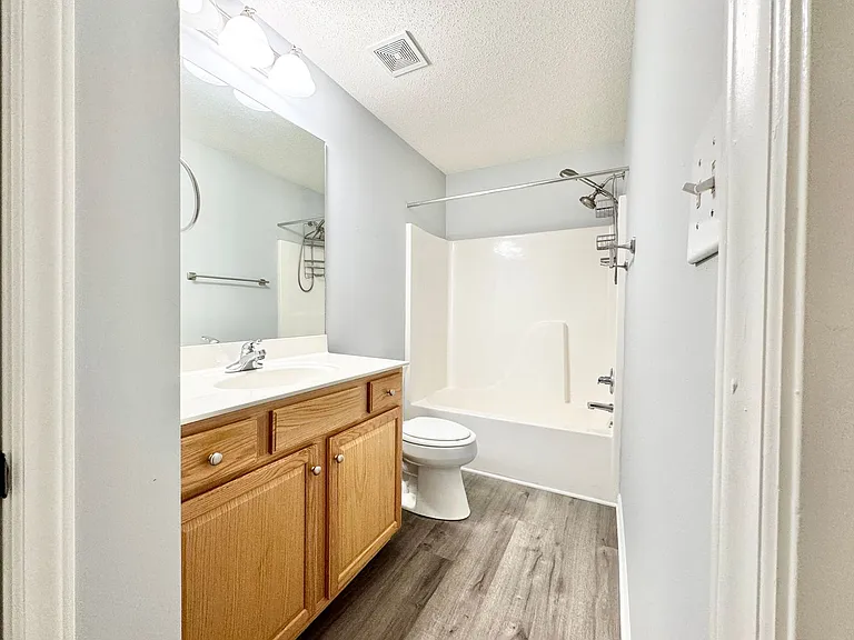 1 Cambridge Oak Cir — Photo 19