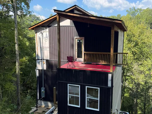 932 N Highland Dr, Gatlinburg, TN 37738