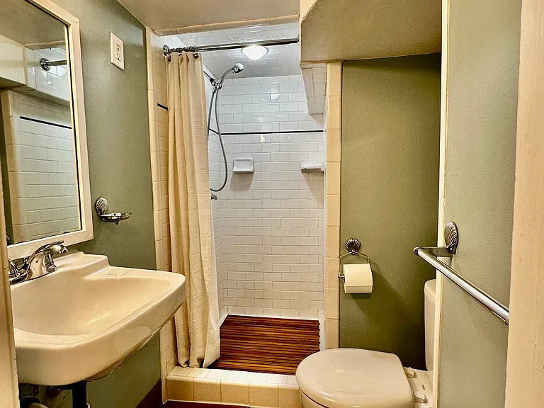 1024 W 13th Ave #4 — Photo 15