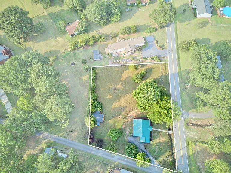 611 Holston Creek Church Rd — Photo 16