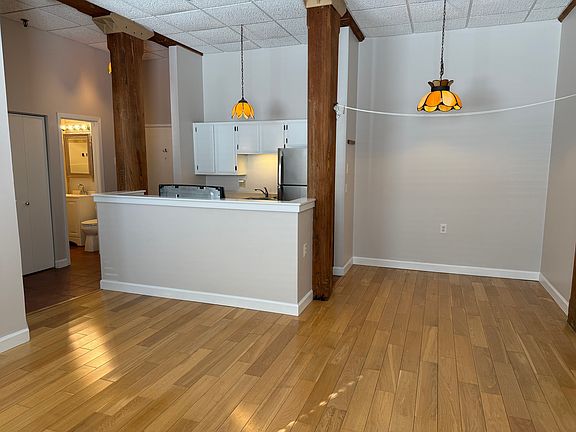 3rd image of 222 Williams St E APT 123