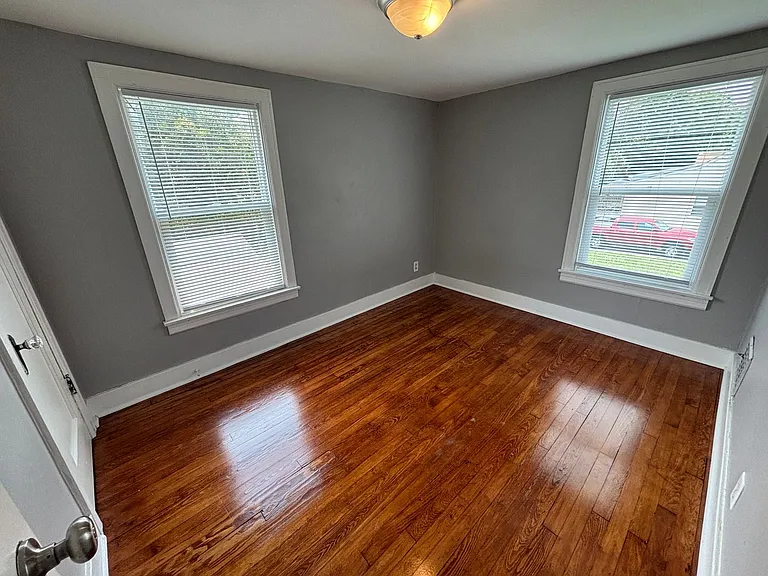 1060 Sugar Grove Rd — Photo 6