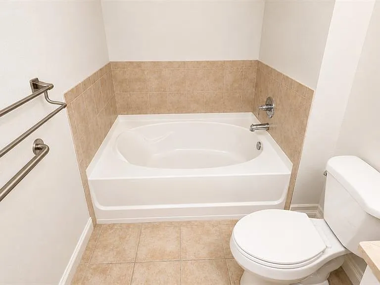 1064 N Tamiami Trl #1304 — Photo 13