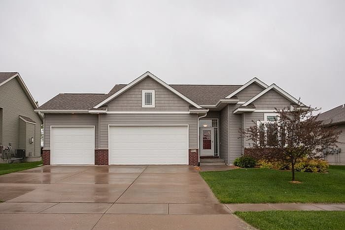 1st image of 415 E Tartan Dr