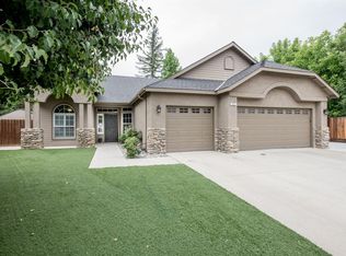 512 Arroyo Ave, Clovis, CA 93611