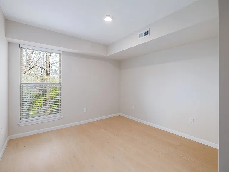 Oak Forest Apartments — Photo 15