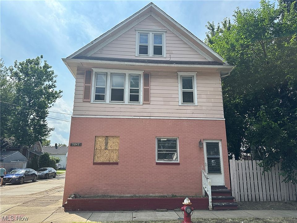 1st image of 2842 Elyria Ave