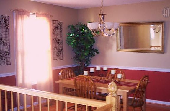 5th image of 827 Sugarcane Way