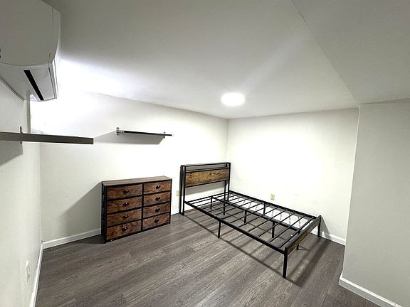 3rd image of 315 Woodbine St #1B
