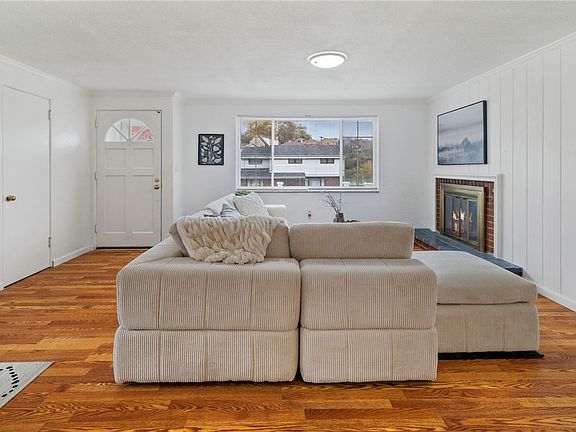 5th image of 4770 Barone Dr
