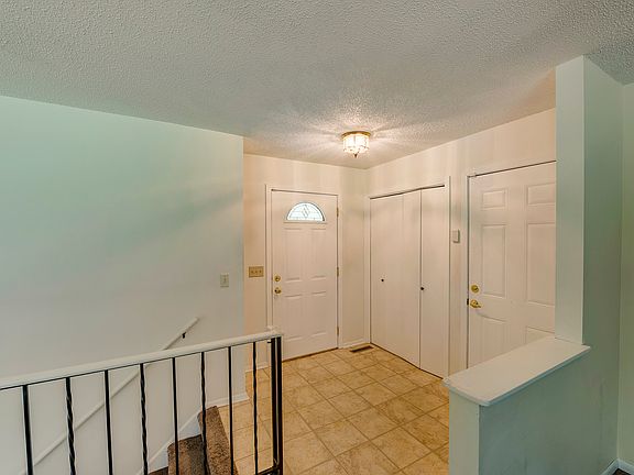 5th image of 17045 Chisholm St NE