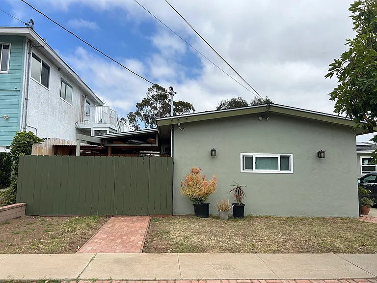 1775 Ridge View Dr — Photo 1