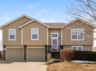 508 Fall Creek Dr, Belton, MO 64012