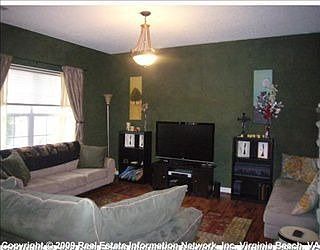1st image of 806 E Willow Point Pl