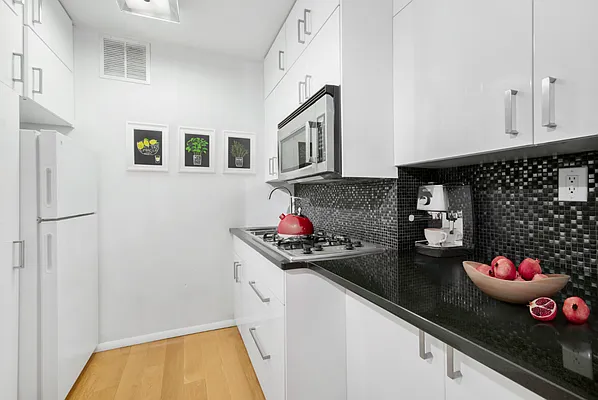 Rented by Compass | media 19