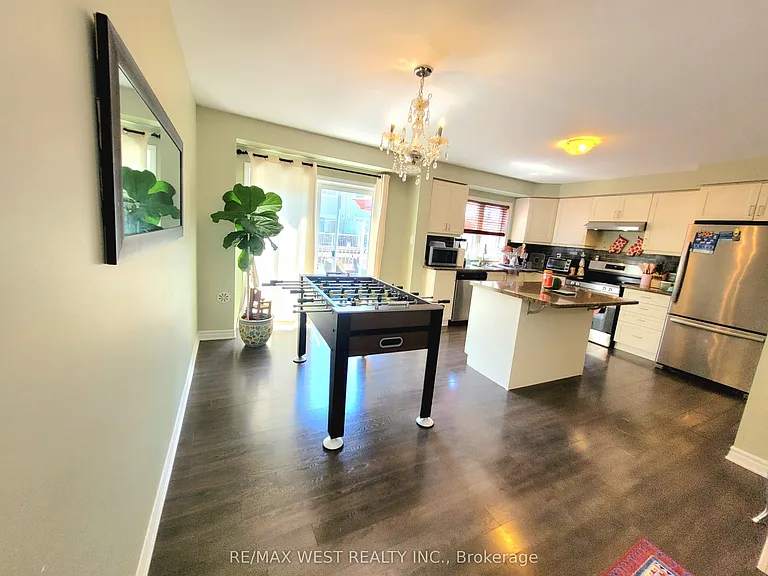 21 Billiter Rd W — Photo 11