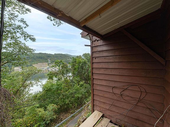 33rd image of 158 Rockley Rd