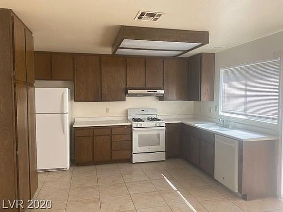 4th image of 7271 Mountain Moss Dr