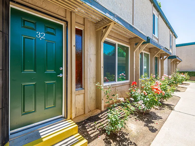 Redwoods at Mather Station Apartments — Photo 62