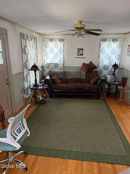 5th image of 835 Dean Street