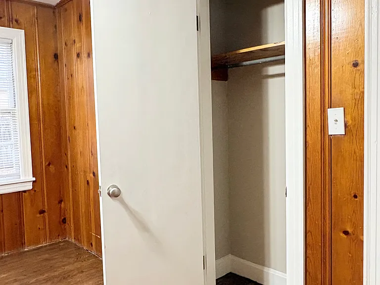 1405 Kenton St — Photo 11