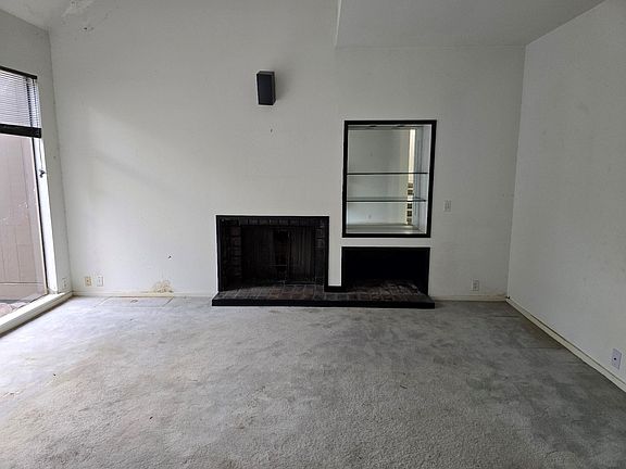 4th image of 31 Litchfield Ln