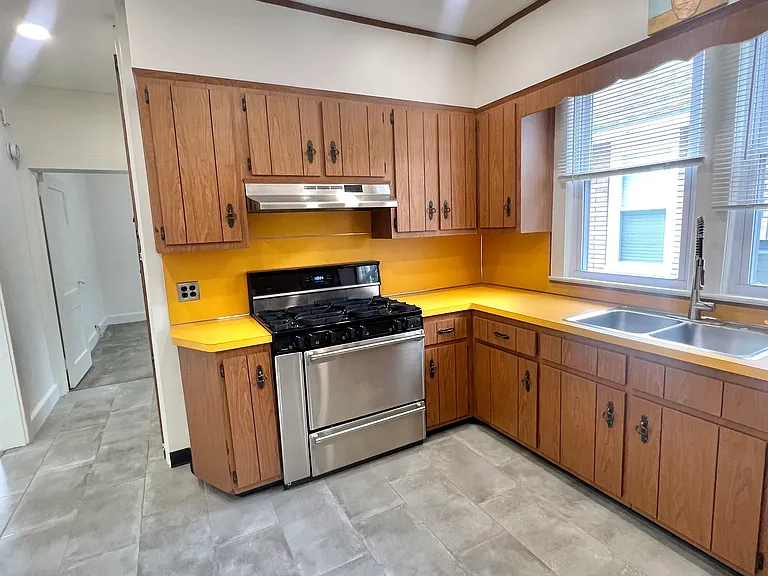 7 4th St #2 — Photo 9