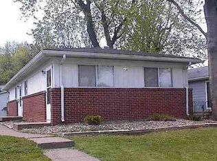 420 16th St #A, Silvis, IL 61282