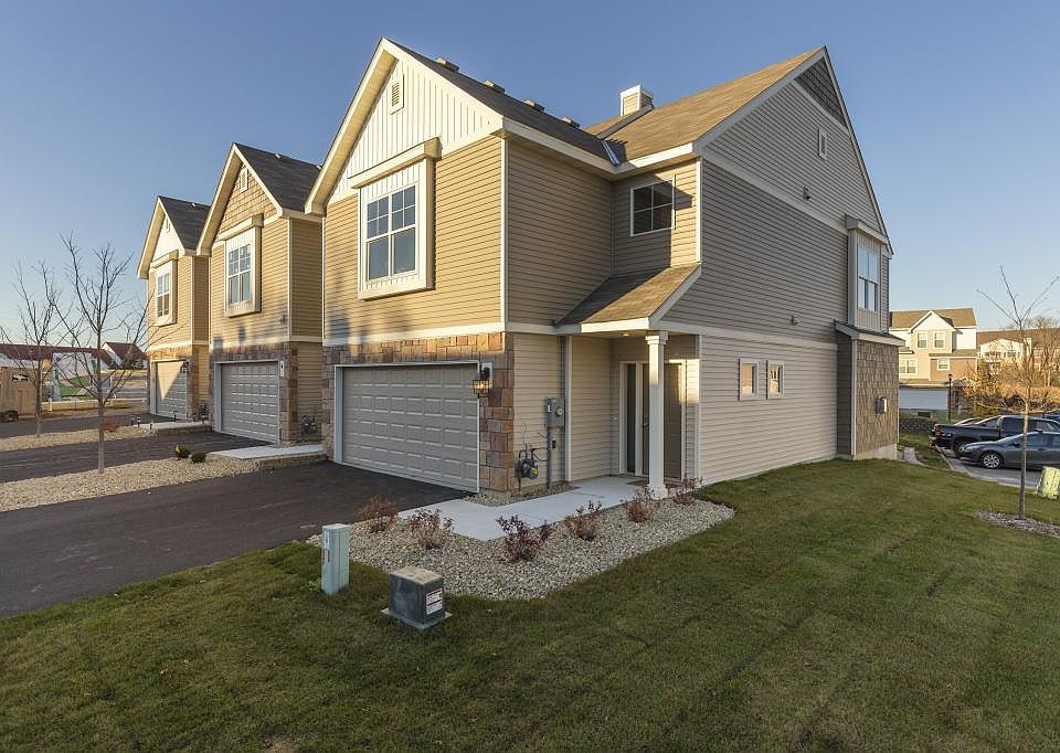 1st image of 372 Stonewood Pl #16