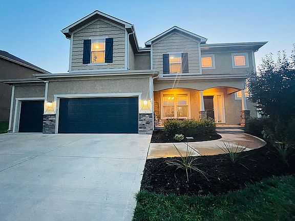 2nd image of 860 Ridge Dr