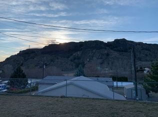 217 Lincoln Ave, Electric City, WA 99123
