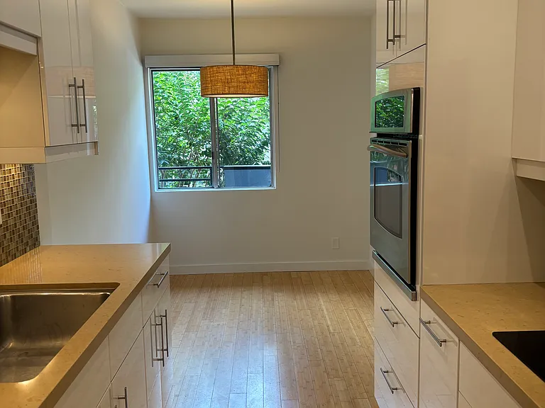 1250 N Kings Rd #301 — Photo 12