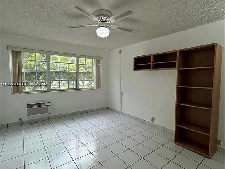6484 Indian Creek Dr #107 — Photo 6