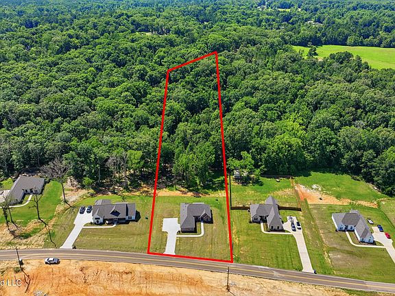 3rd image of 939 Mullican Rd