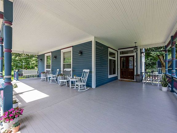 4th image of 205 2nd Ave NW
