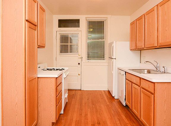 2nd image of 2856 W Cullom Ave #1