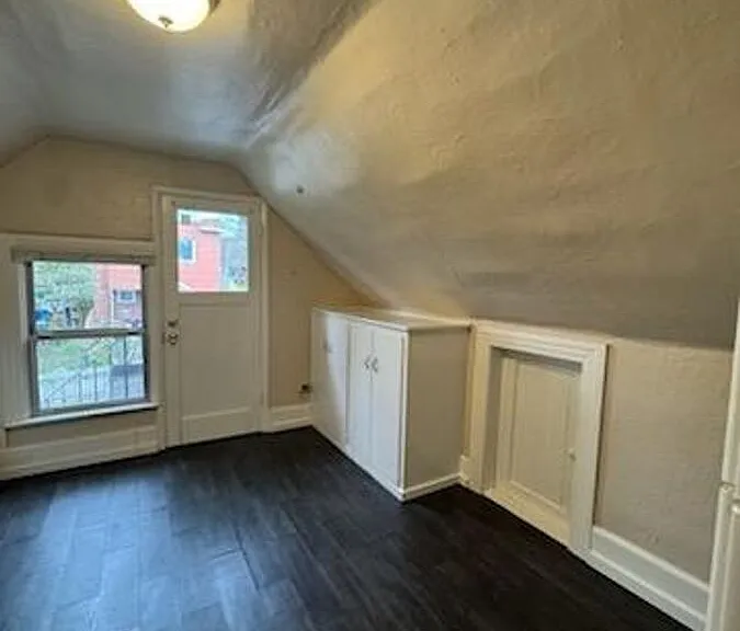 3911 4th Ave NE #D — Photo 7