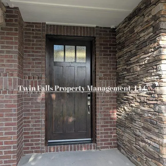 768 Sun Peak Way — Photo 3