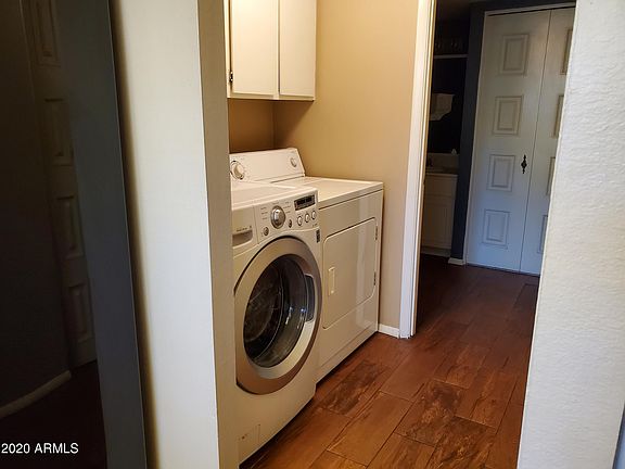 5th image of 1623 E Logan Dr