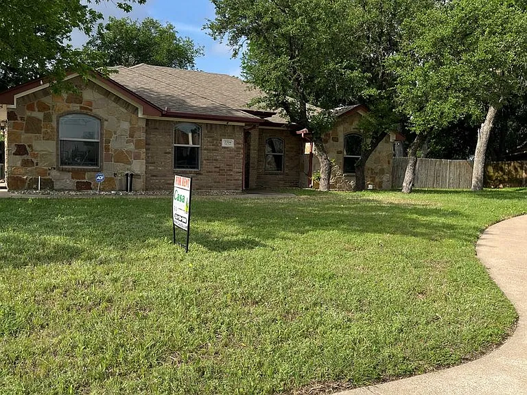 5504 Eldie Ct — Photo 2