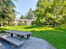 505 Cypress Point Dr