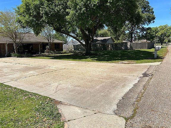 5th image of 159 Horseshoe Dr