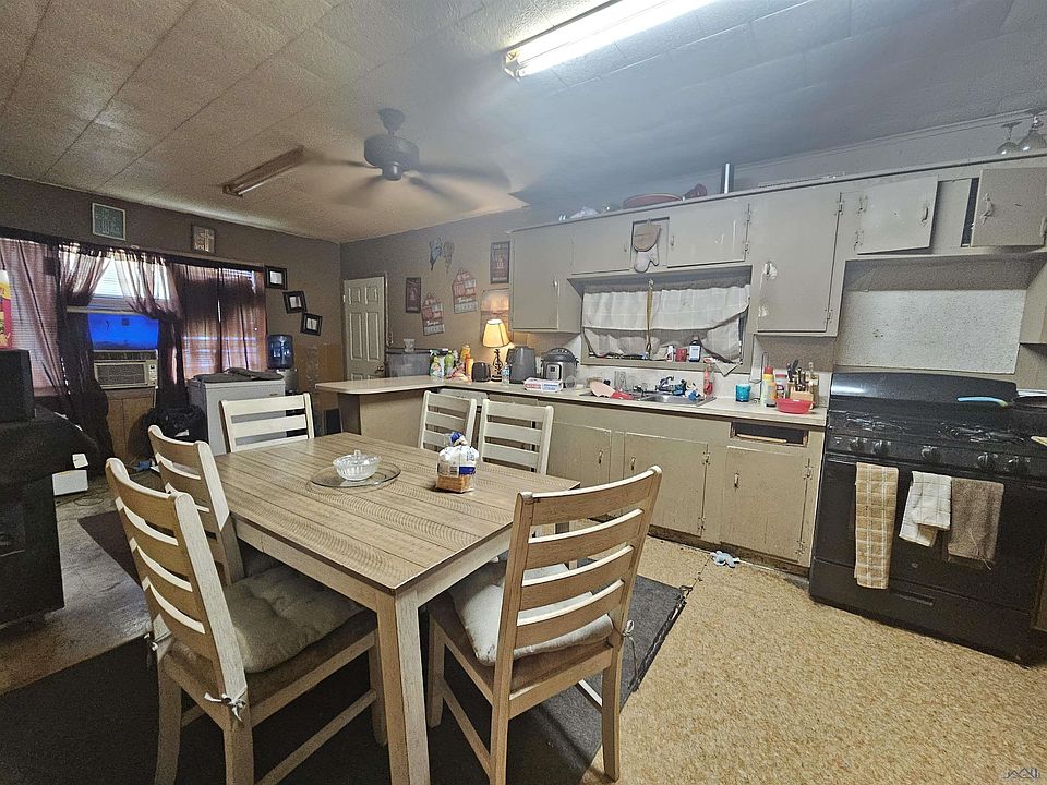 2nd image of 531 Beaumont St