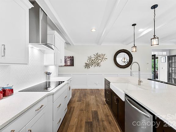 5th image of 130 Candlewood Dr