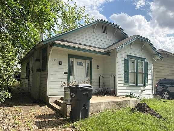 3rd image of 2608 Parrott Ave