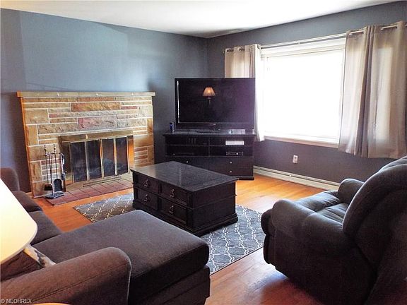 3rd image of 1343 Bellcrest Dr