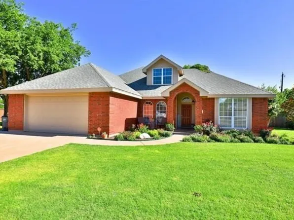 714 4th St, Tuscola, TX 79562