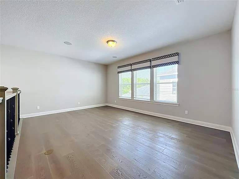 9646 Reymont St — Photo 39